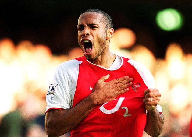 2. Thierry Henry đã ghi 228 bàn thắng sau 376 trận thi đấu trong màu áo Arsenal. Và Pháo thủ mất chưa đầy 17 triệu euro để chiêu mộ "Con trai của thần gió" từ Juventus.