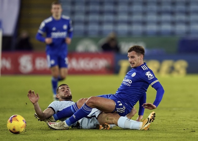 6. Marc Albrighton đã có 8 lần thu hồi bóng và tạo ra 3 cơ hội ăn bàn, nhiều hơn bất kỳ cầu thủ Leicester City nào khác ở trận gặp Chelsea.