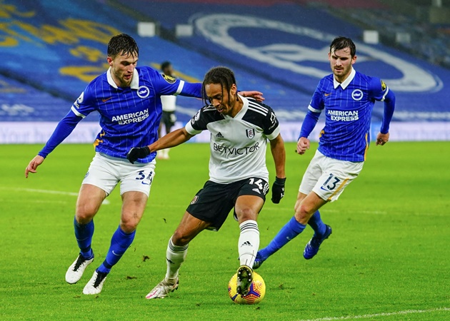 Có tổng cộng 26 cú sút được tung ra ở cặp đấu này, với 16 thuộc về Brighton và 10 của Fulham nhưng kết quả chung cuộc vẫn là 0-0. Mùa giải năm nay, chỉ có 2 cặp đấu tung ra nhiều cú sút hơn trận Brighton - Fulham nhưng vẫn chia điểm mà không có bàn thắng nào được ghi đó là Aston Villa - Burnley (33 cú sút, tháng 12/2020) và Leeds United - Arsenal (34 cú sút, tháng 11/2020).