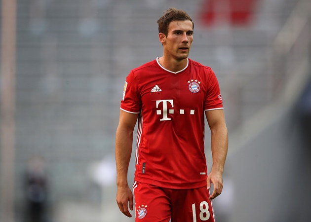 Đây là Leon Goretzka, người đã thoát khỏi thân hình mảnh khảnh để trở thành một tiền vệ "đô con" thực sự kể từ khi chia tay Schalke 04. Giờ đây, không chỉ sở hữu vẻ mặt điển trai, anh còn khiến phái đẹp "chết mê" vì thể hình tuyệt mỹ của mình.