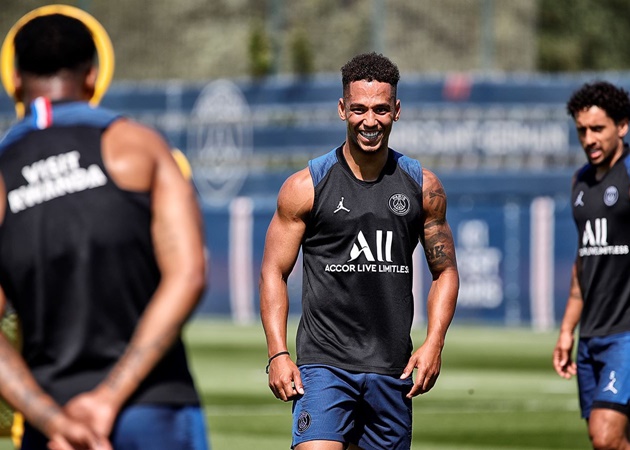 Cuối cùng là Thilo Kehrer, người cũng phát triển một cách đáng nể chỉ sau 2 năm gia nhập PSG. Bạn có thể thấy cựu cầu thủ Schalke 04 đã đầy đặn hơn nhiều so với trước đây.