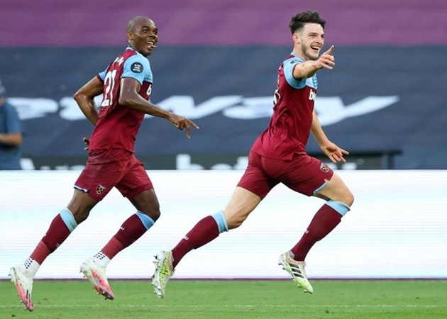 Sinh năm 1999 và Declan Rice đã trở thành một trong những ưu tiên của HLV Gareth Southgate. Chàng trai đang chơi cho West Ham United tỏ ra chững chạc và phát huy tối đa sở trường phòng ngự của mình.