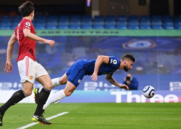 Olivier Giroud không để lại nhiều dấu ấn khi được cho đá chính.