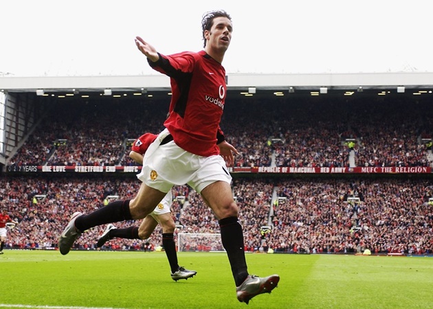 5. Ruud Van Nistelrooy cũng là trường hợp khác không dành cả sự nghiệp để gắn bó với giải Ngoại Hạng Anh. Dù vậy, sau 150 trận thi đấu, cầu thủ người Hà Lan ghi tới 95 bàn và đạt hiệu suất 128/bàn.