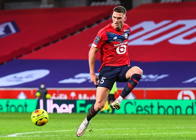 4. LOSC Lille sở hữu rất nhiều nhân tố trẻ tiềm năng và Sven Botman là một trong số đó. Trung vệ này thậm chí còn lọt vào tầm ngắm của cả M.U lẫn Liverpool.
