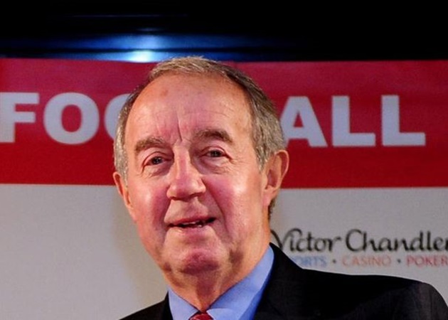 2. Năm 1995, HLV Frank Clark đã có 11 trận bất bại liên tiếp cùng Nottingham Forest (8 thắng, 3 hòa).