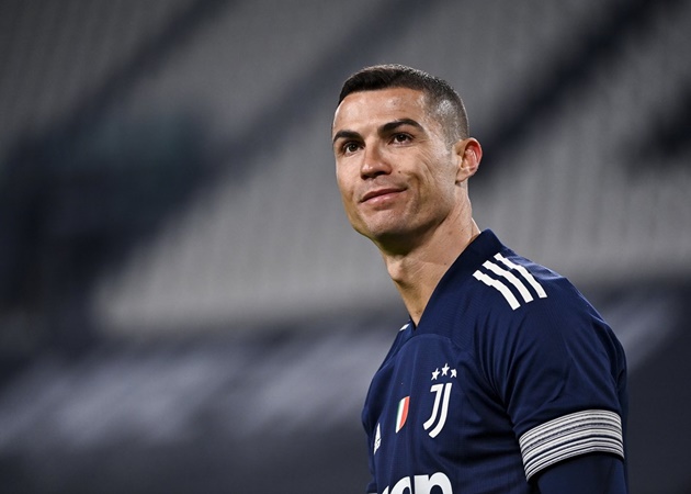 Số điểm của Cristiano Ronaldo là 8.1 và một phần nguyên nhân là do màn trình diễn mờ nhạt của anh trong 2 trận đấu gặp FC Porto ở vòng 1/8.