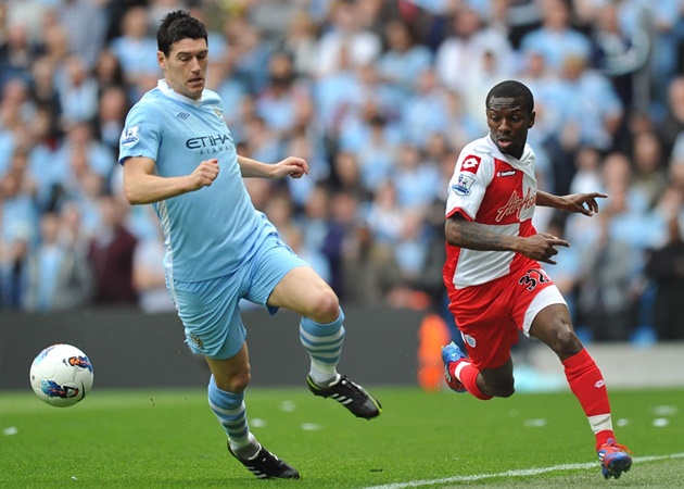 Gareth Barry cũng chơi không thực sự nổi bật và HLV Roberto Mancini đã rút cựu cầu thủ Aston Villa ra khỏi sân từ phút 69.