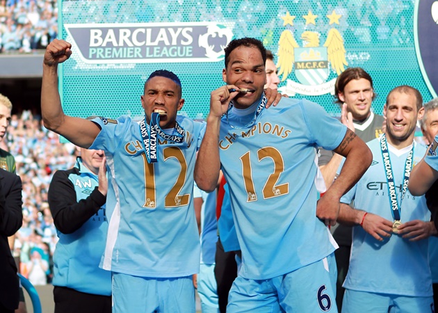 Joleon Lescott (số 6) cũng chơi đầy ấn tượng và thể hiện phong độ như hồi còn chơi cho Everton.