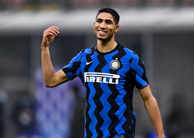 Hakimi đang lọt vào tầm ngắm của Pháo thủ.