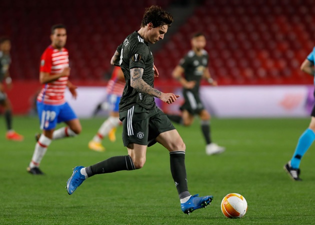 Với đường chuyền dài đẳng cấp kiến tạo cho Marcus Rashford ghi bàn, Victor Lindelof không thể không góp mặt.