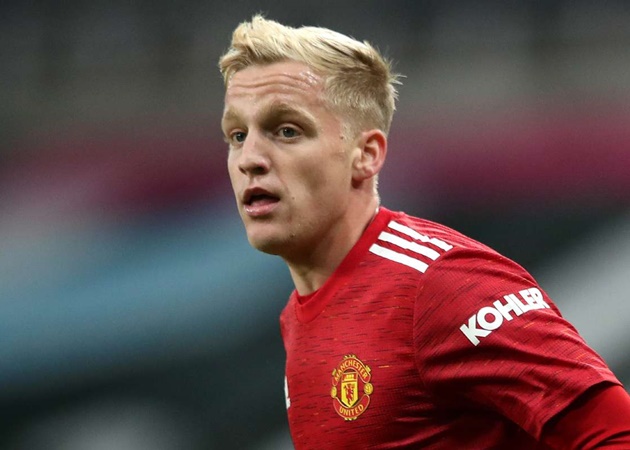 Đến lúc này, tuyển thủ Hà Lan mới chỉ ra sân 16 trận ở Premier League, ghi 1 bàn và có vỏn vẹn 2 pha kiến tạo.