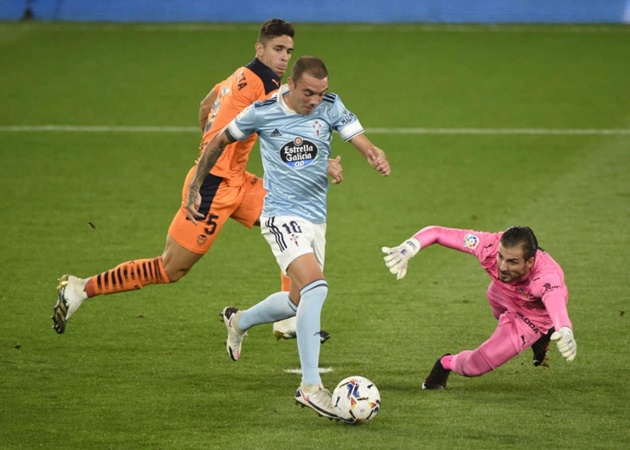 7. Iago Aspas kể từ khi chia tay Liverpool đã thực sự lột xác tại Celta Vigo. Mùa này, anh ghi 13 bàn và có 11 pha kiến tạo - thành tích rất ấn tượng khi Celta Vigo không phải là CLB quá nổi trội tại La Liga.