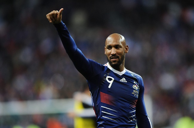 1. Nicolas Anelka từng cùng ĐT Pháp lên ngôi tại EURO 2000, khi ấy anh mới 21 tuổi và ra sân được 5 lần. Dù vậy, sự kiện khiến người ta nhớ nhất về "gã du mục" này đó là việc bị đuổi khỏi ĐTQG hồi World Cup 2010.