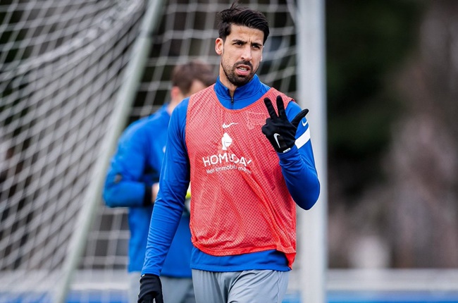 Từng cạnh tranh cho ngôi vương Premier League mùa 2015/16, tuy nhiên Arsenal vẫn không thể thuyết phục được Sami Khedira, người đã chọn gia nhập Juventus theo dạng miễn phí.