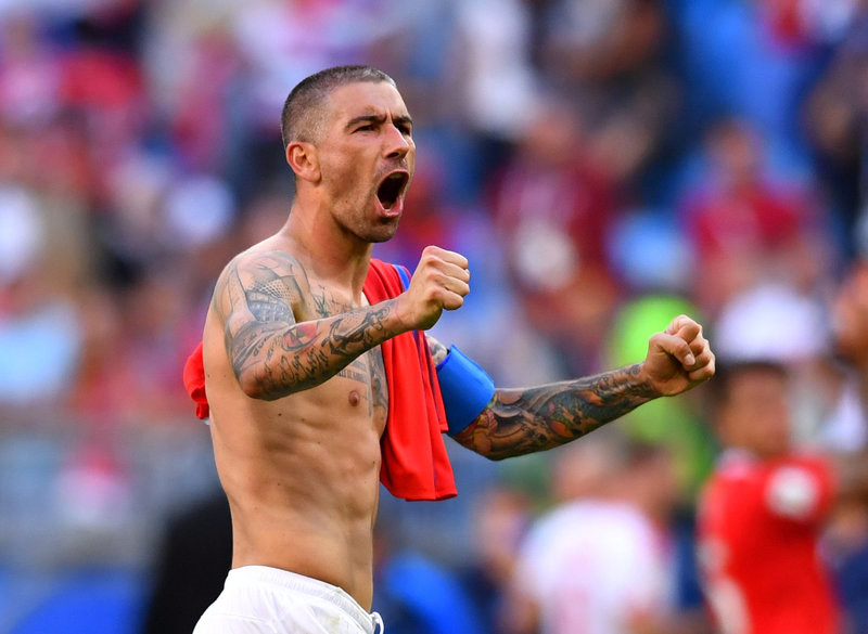 Với Kolarov, Serbia sẽ vô cùng nguy hiểm trong những tình huống đá phạt hàng rào.