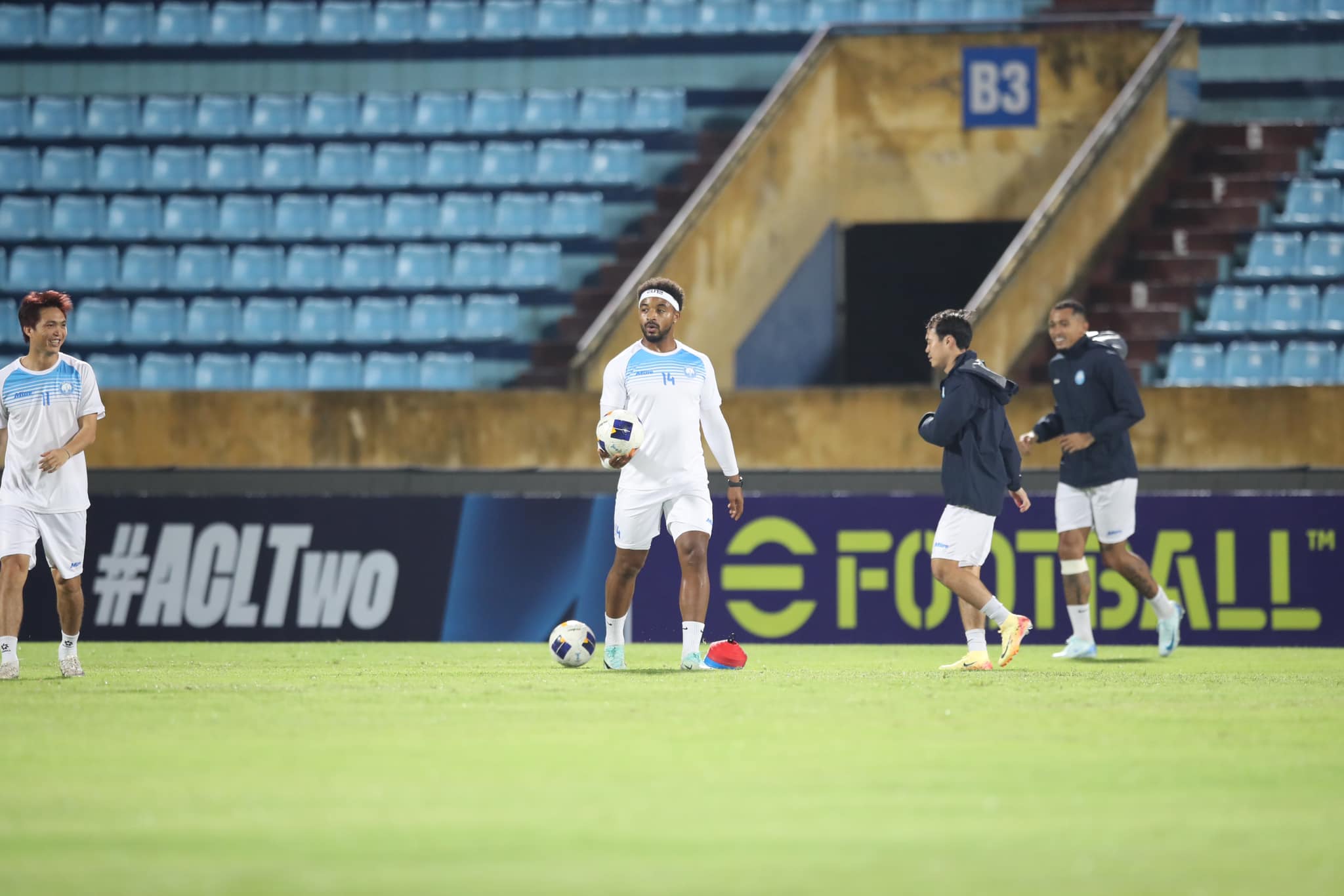 Ảnh bài viết "Sử dụng cầu thủ nhập tịch như Rafaelson là xu hướng của thế giới"