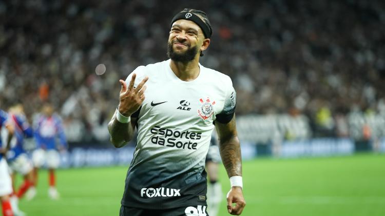 Ảnh bài viết Depay lập cú đúp, Corinthians thắng 8 trận liên tiếp tại giải hàng đầu Brazil