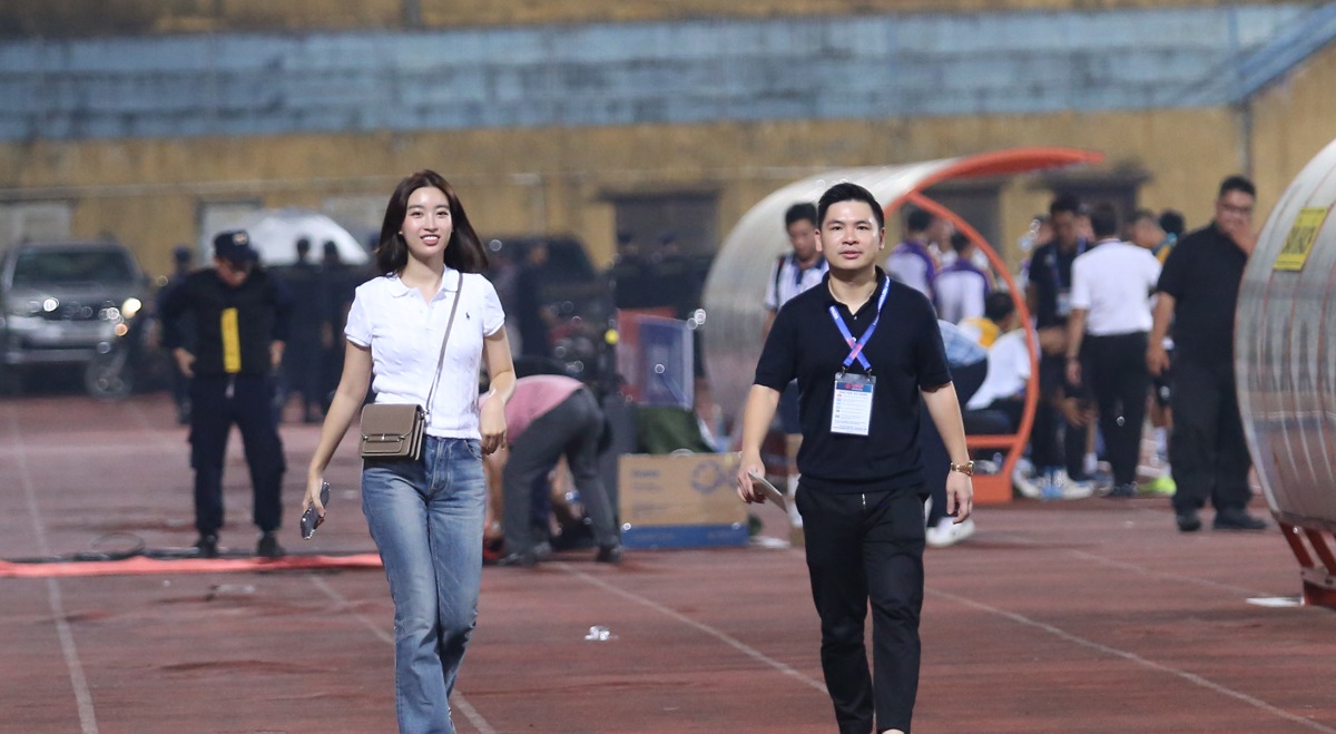 Ảnh bài viết Đỗ Mỹ Linh lên đồ đẹp giản dị trong ngày Hà Nội FC chiến thắng