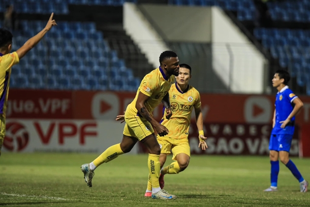 Ảnh bài viết Quảng Nam 1-1 Hà Nội: Mất điểm thất vọng; Ôm hận vì người cũ
