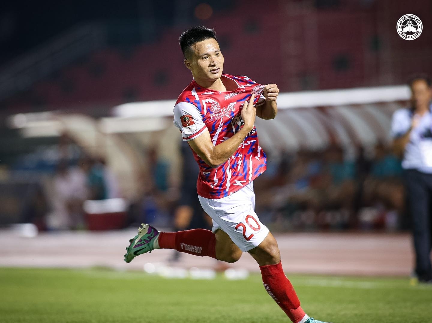 Ảnh bài viết HLV TP.HCM: Chúng tôi vô địch nếu chỉ tính thành tích sân nhà