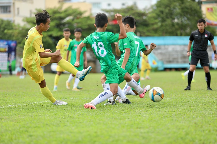 Ảnh bài viết Thắng Hà Nội 4-0, SLNA bảo vệ thành công chức vô địch U13 toàn quốc
