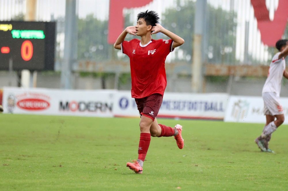 Ảnh bài viết Bán kết U15 QG: Ngựa ô hạ đẹp Thanh Hóa, Thể Công Viettel bại trận dù đá hơn người