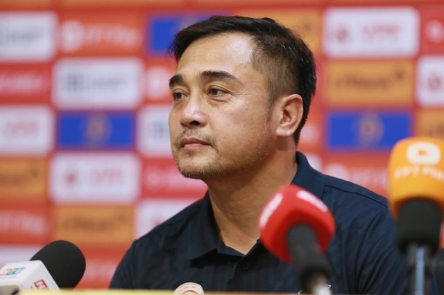 Ảnh bài viết HLV Đức Thắng nói lý do Thể Công Viettel không sử dụng cầu thủ Việt kiều