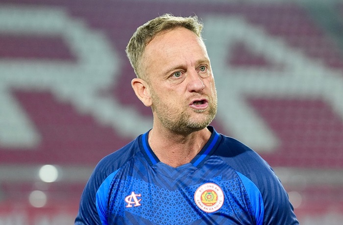 Ảnh bài viết HLV Polking nổi điên, HLV Chu Đình Nghiêm thừa nhận suýt vỡ trận