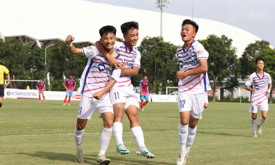 Ảnh bài viết SLNA hạ đẹp Thanh Hóa, HAGL có 3 điểm đầu tiên ở VCK U15 QG