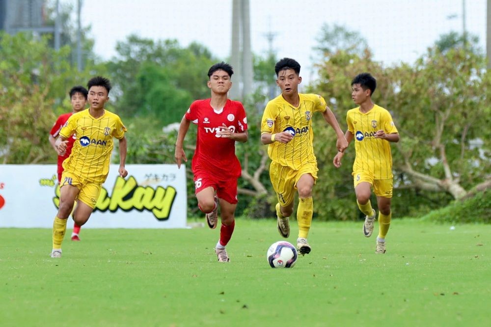 Ảnh bài viết Tứ kết U15 Quốc gia: SLNA gục ngã, HAGL đại bại