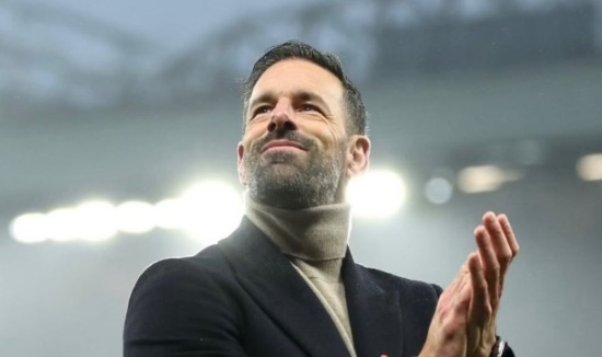 Ảnh bài viết Ruud van Nistelrooy:  “Tôi mừng vì không phải phân tích đội hình của Manchester United''