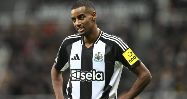 Ảnh bài viết Chuyển nhượng tối 4/3: Isak từ chối MU, Arsenal; Leicester ra quyết định với Van Nistelrooy