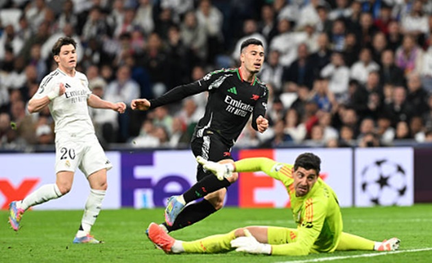 Ảnh bài viết Courtois: Arsenal đã đè bẹp Real