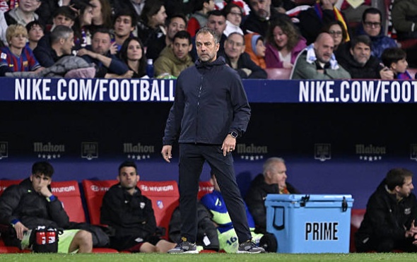 Ảnh bài viết Cách Hansi Flick khiến khán đài Metropolitano câm lặng