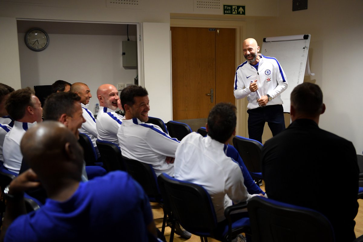 Ảnh bài viết Huyền thoại Chelsea 'ôn nghèo kể khổ' ngày tri ân Ray Wilkins 
