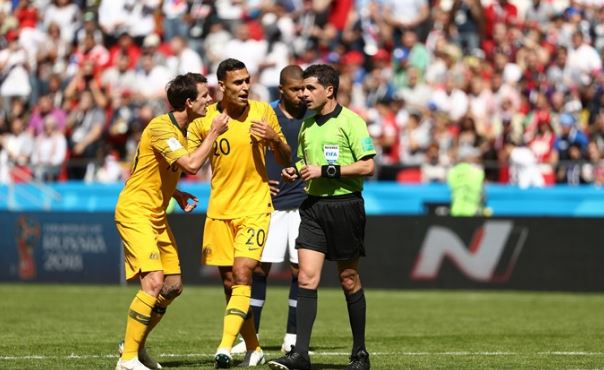 Trong hiệp 2, công nghệ đã lên tiếng để trao cho Griezmann một cú đá 11m và Griezmann đã không bỏ lỡ cơ hội.