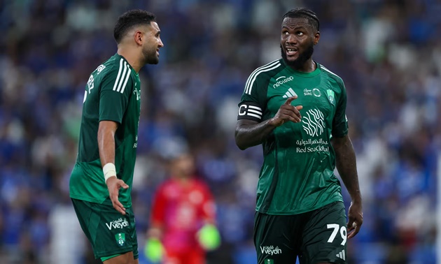 Ảnh bài viết Mahrez lún sâu vũng lầy, Al-Ahli ‘hít khói’ Ronaldo và Al-Hilal