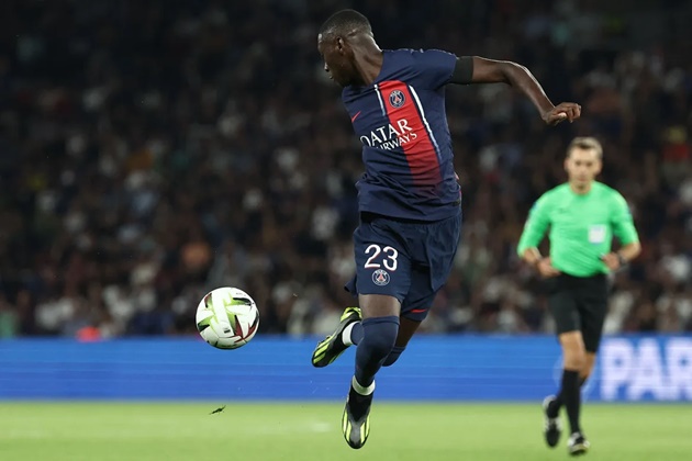 Ảnh bài viết Ngôi sao PSG khơi mào cuộc chiến Premier League