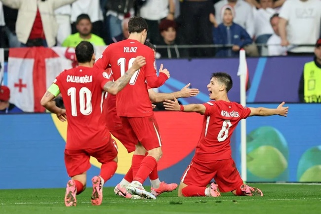 Ảnh bài viết 5 điểm nhấn Thổ Nhĩ Kỳ 3-1 Georgia: Ngả mũ sao Real; Trận cầu hay nhất