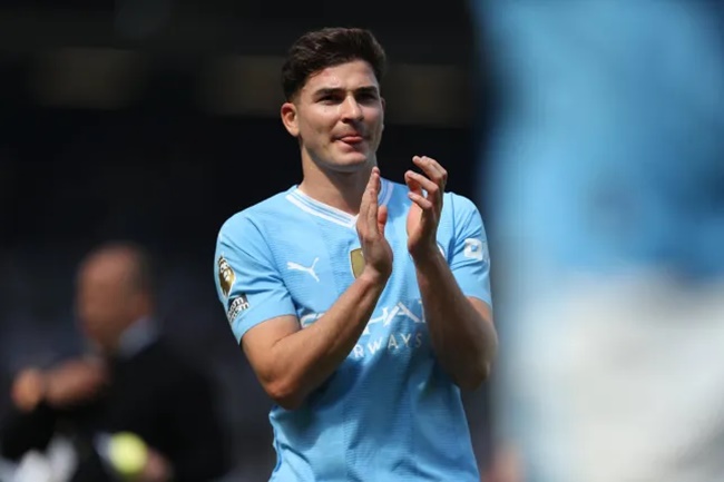 Ảnh bài viết Man City từ chối CLB đầu tiên theo đuổi Alvarez