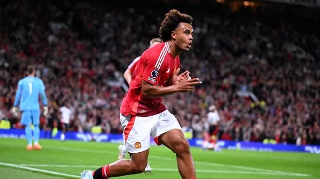 Ảnh bài viết Zirkzee mang đến Man Utd điều Rashford và Garnacho chưa thể làm
