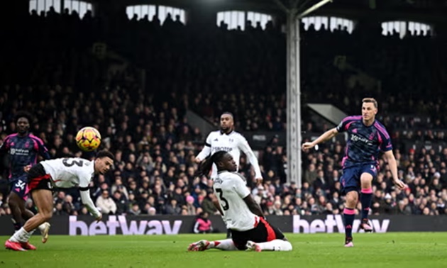 Ảnh bài viết Forest ngã ngựa, Man City áp sát; Bournemouth vượt Chelsea và Newcastle