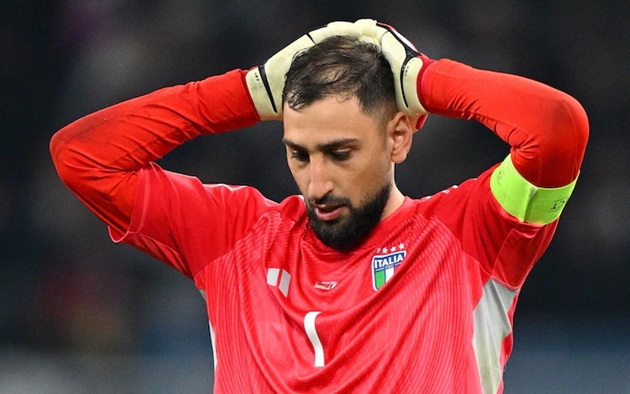 Ảnh bài viết Toàn cảnh pha bóng xấu hổ của Donnarumma