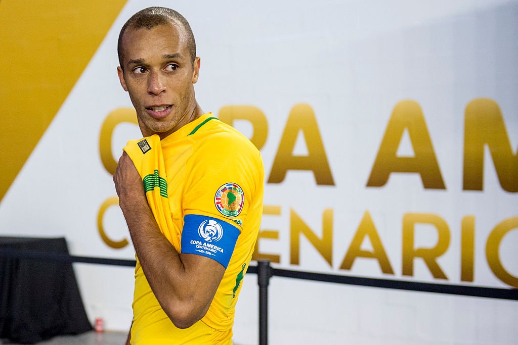 Trong cuộc chạm trán Serbia, Miranda sẽ là đội trưởng Brazil.