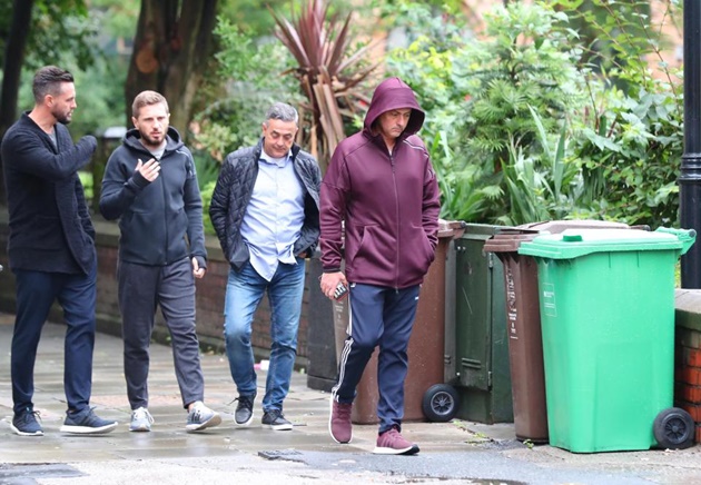 Đi cùng với Mourinho là bộ ba trợ lý đắc lực Kieran McKenna, Stefano Rapetti và Ricardo Formosinho.