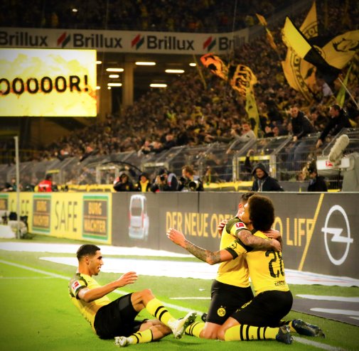Dortmund ngược dòng ấn tượng.