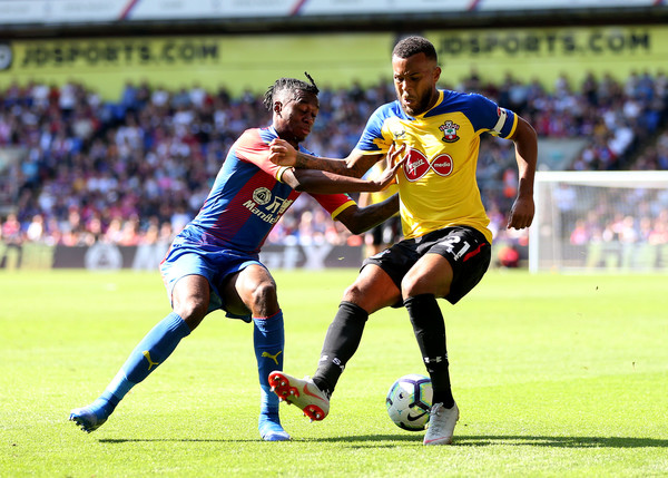 Với Huddersfield: 5/5 lần xoạc bóng thành công.