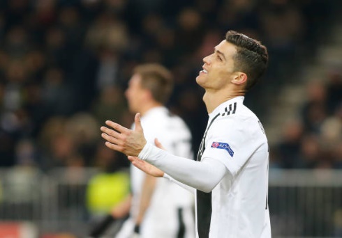Ảnh bài viết Địa chấn tại Stade de Suisse, Ronaldo và đồng đội bị nhấn chìm gây sốc
