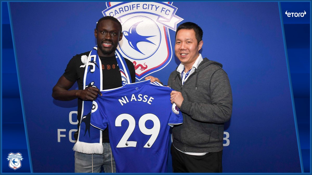 Niasse gia nhập Cardiff.